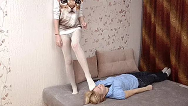 Brunette touches blonde`s face with her feet, lec176x 1080p