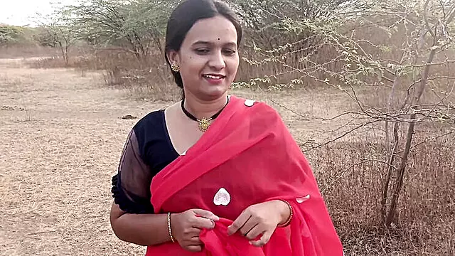 Desi Indian Girl Kavita Fucked Hard by Boyfriend in Jungle - Creampie & Blowjob