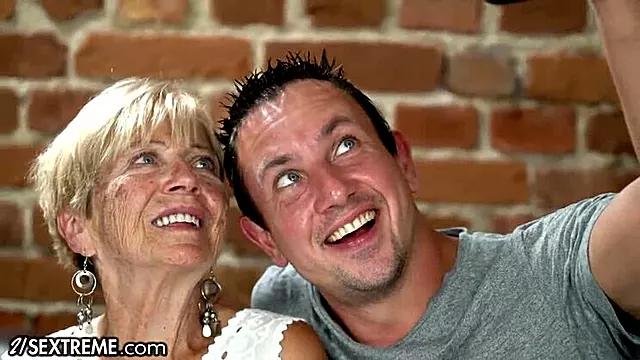 21Sextreme He Pounded His Step-GILF After A Daring Photoshoot