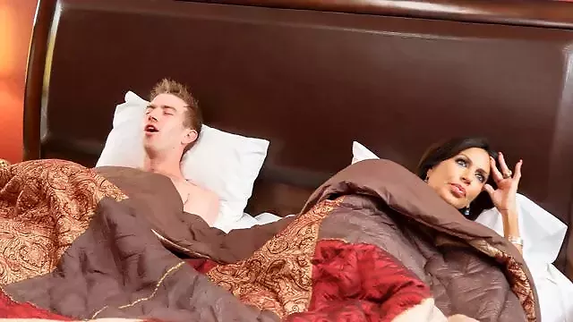 Payudara Besar Blowjob, Hot Secara Milf, Payudara Besar, Payudara Si Rambut Coklat, Kontol Gede Panjang