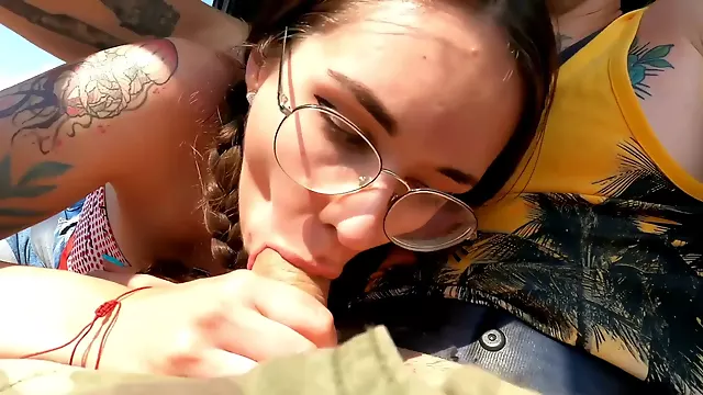 Große Brüste Amateur, Amateure Handjob, Amateure Busen Handjob, Amateur Orgie, Grosser Schwanz Dreier