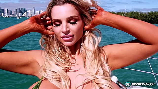 Udendørs Store Patter, Store Bryster, Store Patter Solo, Blondiner I Bikini Sex, Solo Blond