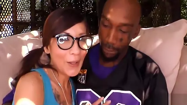 Nerdy Chick tries Black Thug Dick