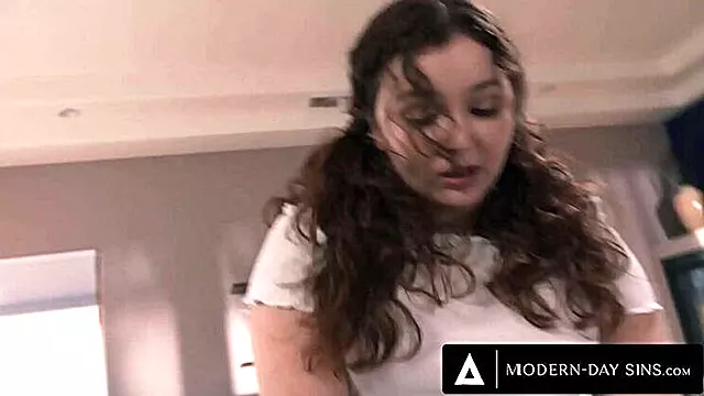 Bruneta Suge Pula, Adolescente Muie, Brunete Handjob, Brunete Busty, Pula Intre Tate, Calare Pe Pula