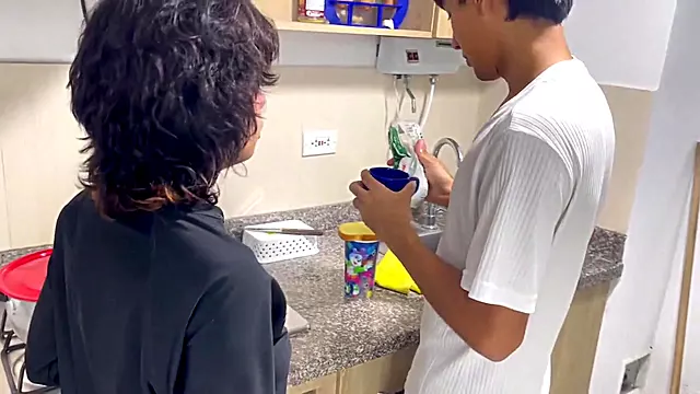 I give her the best fuck of her life in the kitchen julianapalvin