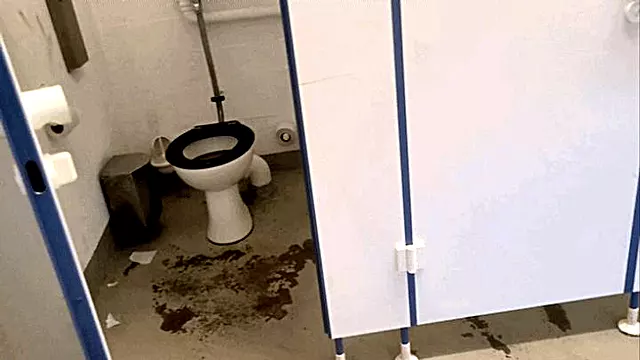 Nais Dominointi, Naisdomina, Orja Nainen, Femdom Fetissi, Nainen Nöyryyttää, Julkinen Nöyryytys