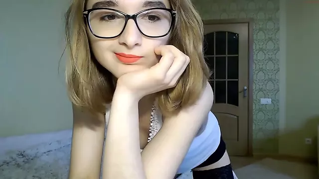 Utro, Teen Med Briller, Smuk Erotik, Teen, Briller Webcam, Ung Gammel, Webcam Bryster, Dejlige Bryster