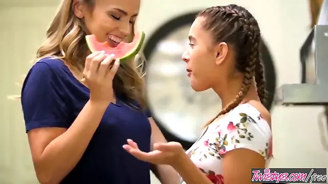 Awek Cantik, Anak Gadis Tak Bersalab, Lebian Blonde, Awek Rambut Perang, Awek Onani, Gadis Tetek Kecil