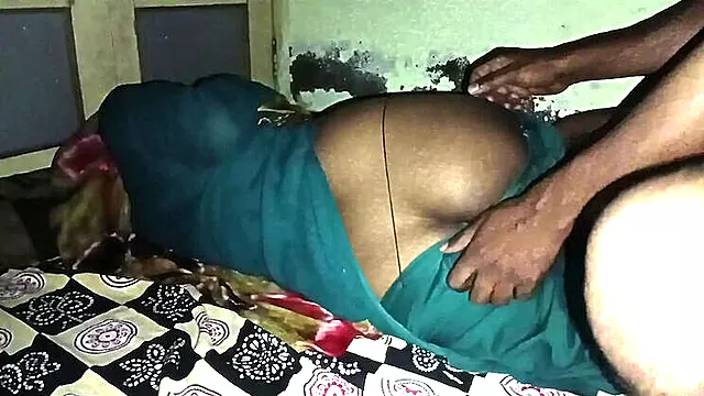 Delhi Bhabhi Hot Handjob and Massage with Devar in Indian Village