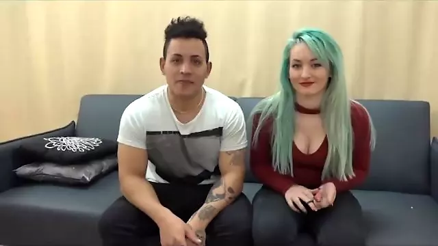 Amatör Üçlü, Üçlü Interracial, Amatör Blowjob, Genc Oral Seks, Irklararas Brunette, Genc Irklararası