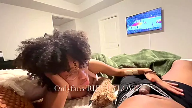 Lightskinned Black Teen 18+ Stepsister Rides Stepbrotheris Cock During March Madness