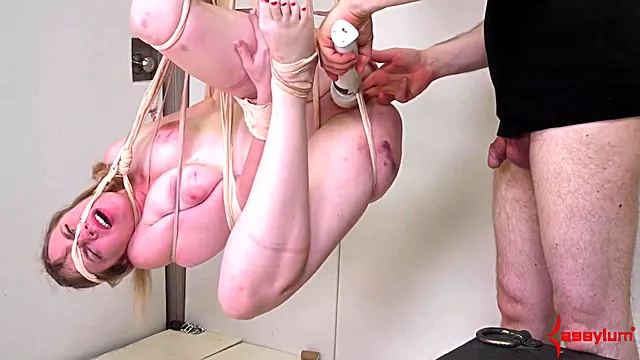 Arsch Anal, Arschfick, Devot Anal, Bondage Blond, Blond, Blonde Devot, Hart Gefesselt, Arsch, Hängebauch