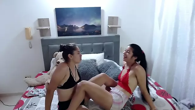 Amateur Corno, Lesbianas Morenas Jóvenes, Lesbianas Jovencitas, Lesbianas Cachondas, Teen Latinas Lesbians