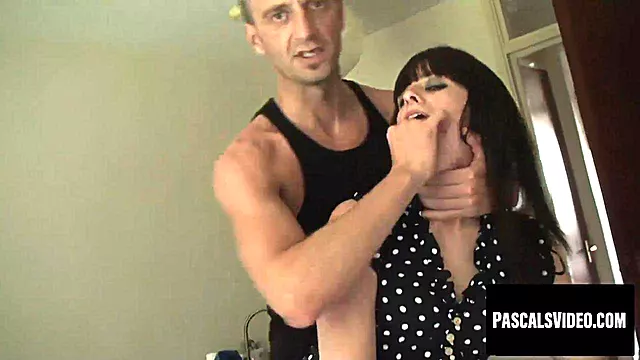 Vystřiky Semene Do Pusy, Brunetka S Malýma Kozama, Výstřik Do Pusy Přítelkyně, Vystriky Na Kozy