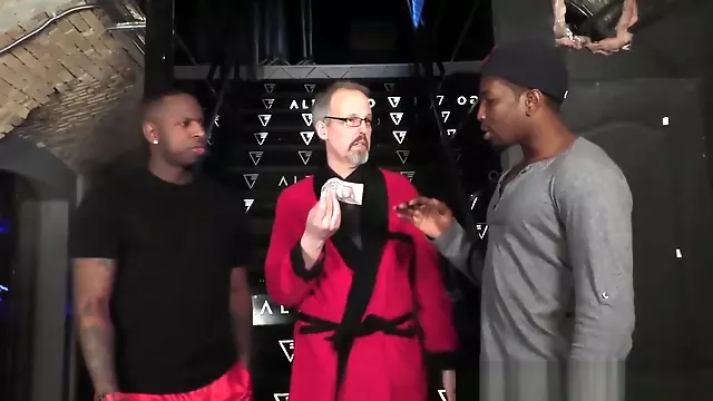 Großer Schwanz Interracial, Kleine Titten Grosser Schwanz, Grosse Brüste Interracial, Pornostar Großer Busen