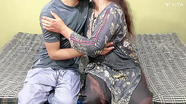 Indian Desi Couple Blowjob and Sex Video with Hindi Audio