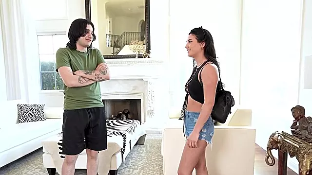 Modelky Teens, Chlupatá Velke Kozy, Kouření Pod Stolem, Licking And Felace, Za Křovím, Výstřik Chlupaté Vagíny