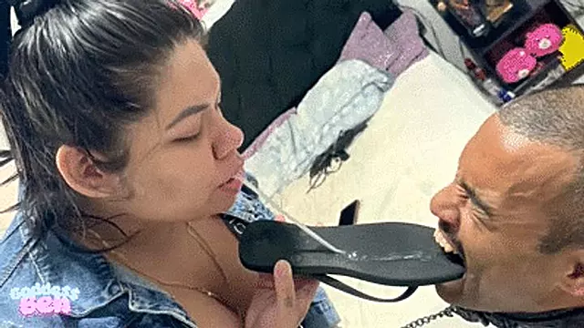 Pis Ayak, Köle Hakimiyet, Köle Aşağılama Ayak, Köle Ayak Yalama, Ayak Ile Yarak Ezme, Ayak Yalama Tanrıça