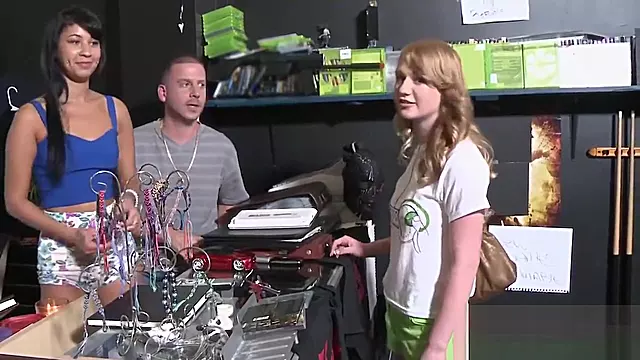 Sexy amateur petite teens 18 in an easy way earned money