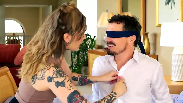 Kinky latina wife Vanessa Vega double penetration by husband and assistant