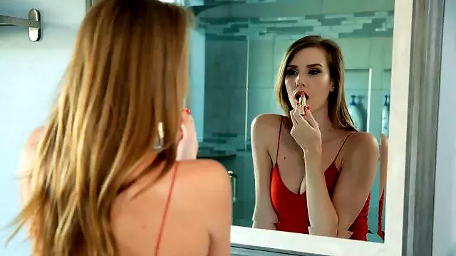 Plavuse Helanke, Plavuša Puši Kurac, Brutalno Vagina, Najduze Noge, Oralni Seks, Kaubojka, Duboko U Vagini