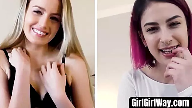 Prstění Prsatá, Velke Kozy Solo, Drsná Blondýna, Masturbace Blondýny, Lesbičky Prstění, Honění Vlasama