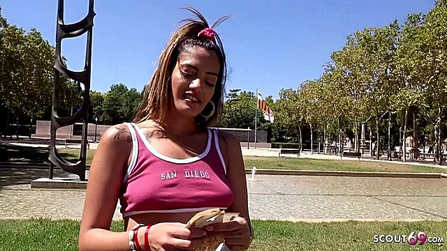 سکس در عموم به خاطر پول, پولی کم سن, کیر کردن پا, هاردکور صورت, فیلم بکن المانی, کم سن خشن, بلند کردن