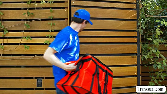 Transe Erwischt, Stiefmutter Erwischt, Transen, Transen Stiefmutter, Transvestiten Nutten