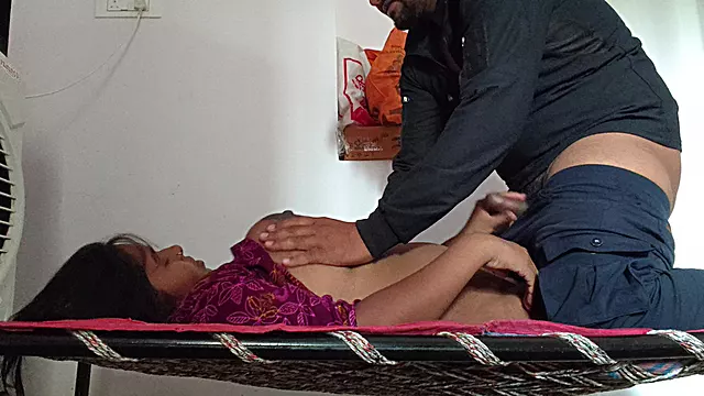 Gav Ki Ladki Aaur Pados Ka Ladka Purane Ghar Me Sex Kar Rahe He - Desi Girl XXX Video Hindi.