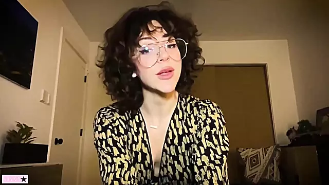 Amateure Solo, Amateur Unterwäsche, Amateure, Dessous, Draussen Solo, Spielzeug Guy, Lingerie Brünette