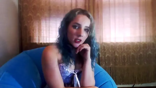 Tiener Solo, Kleine Penis, Jong Amateur Borsten, Tieten, Solo Vrouwen, Pik Tussen Dike Tieten
