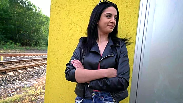آماتور حلق عمیق, آماتور فضای باز, اماتور پستون, ساک زدن عمومی, داگی استایل سبزه, منی پاش ارگاسم