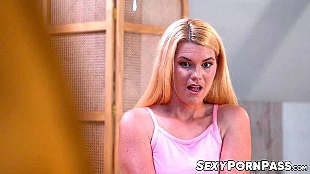 Prsaty Holky, Kamaradky Lesbičky, Velké Kozy, Blond Velká Prsa, Prsaté Kundy, Tetování Blondýna