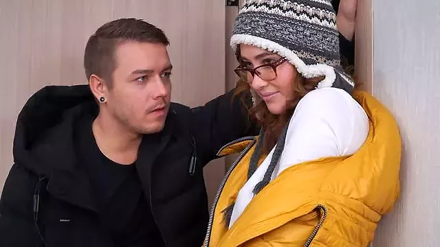 Velka Prsa Zadek, Strip Velká Prsa, Výstřik Na Kozy, Na Obličej, Lizani, Orál, Misionar Nactileti