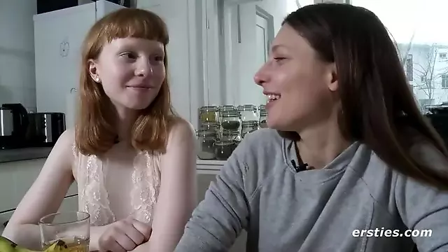Lesben Amateurpaar, Amateur Rothaarig, Pussy Und Titten, Lesbisches Paar, Deutsche Dicke Titten
