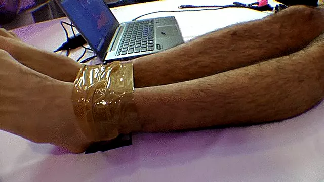 BIG ASS GODDESS SITTING AND CONTROL THE SLAVE CLIP 1 BY GODDESS SCARLET WHITE AND DANIEL SANTIAGO CAM BY DANI FULL HD
