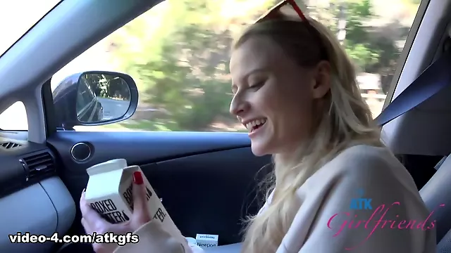 Mladá Blondýnka, Mladý Pár, Fetis Nohy, Náctileté Fetiš, Chodidla Nactileta, Kozy, Malá Prsa, Malá Prsa Pov
