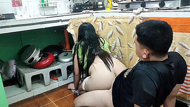 Filipina MILF Stuck in Kitchen Gets Hardcore Fuck - Pinay_PH