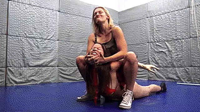 Viktoria beats up Wonderwomen Sofie