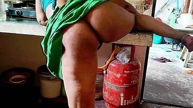 Amor De Mãe, Flagra Tia, Pau Do Amigo, Miunça Grande, Mãe Bucetão, Pisar, Teen, Marido Olhando, Velhas Pdludas