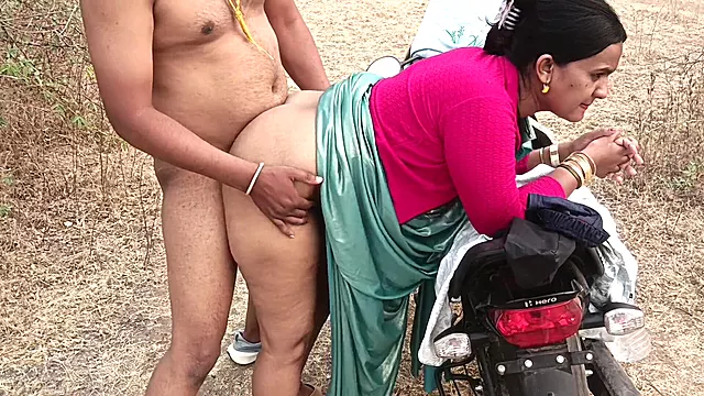 Horny Indian Bhabhi Hot Sex Outdoor Filming For Public