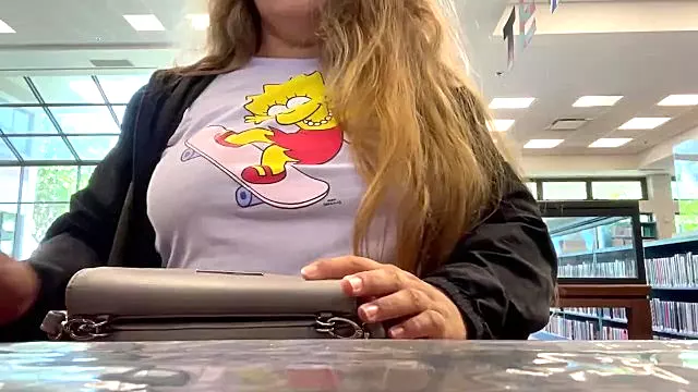 Amatør Solo, Store Patter Solo, Bibliotek Flash, Små Bryster, Milf Offentligt, Patter, Små Naturlige Bryster