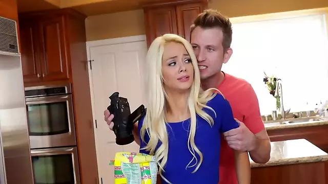 Sert Büyük Yarrak, Big Cut Cocks, Sarışın Yüz, Sarışın Sert Sikiş, Sarışın Porno Star, Büyük Penis