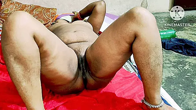 Stepmom Annuakhil gets down and dirty with the neighbor boy in this desi scene