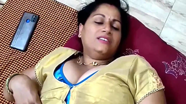Indian Aunty Red Saree With Boyfriend Sex Enjoy