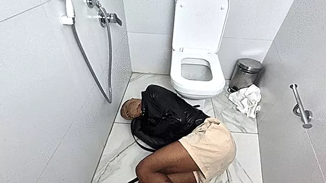 A cruel Ariel farting on the slave in the unsanitary bathroom - Full Clip