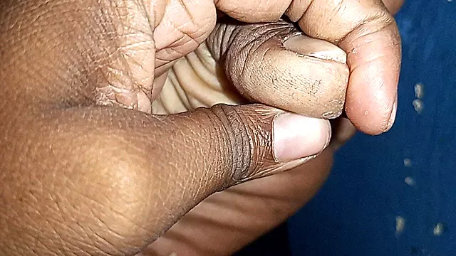 Desi Foot