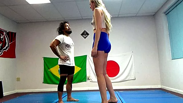 Ayak Domination, Kadin Egemenligi, Kadın, Ayak, Tall Women, Amazon Kadınları, Kadın Kadına Güreş