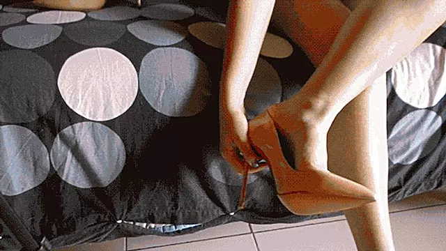 Modeling and shoejob with high heels loubs replica