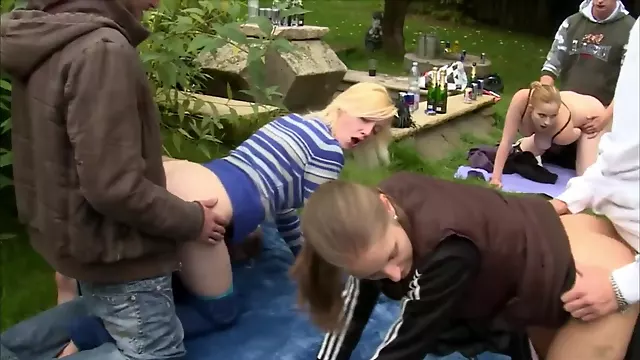 Sisata Drka, Velike Sise, Tinejdzeri Velike Sise, Kurac Medu Sisama, Njemački Teen, Domaci Grupnjak
